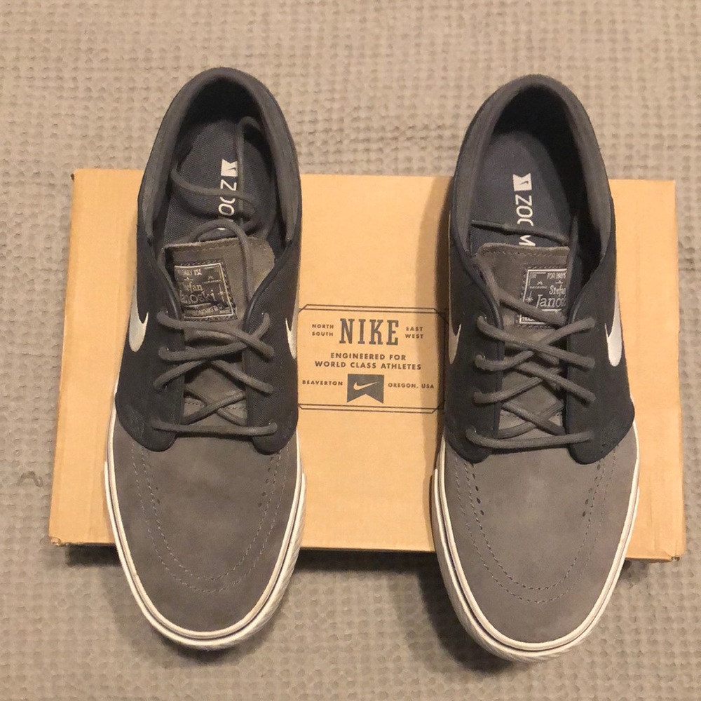 Men’s Nike Zoom Stefan Janoski, Anthracite/Grey/Dark Grey, Size 9